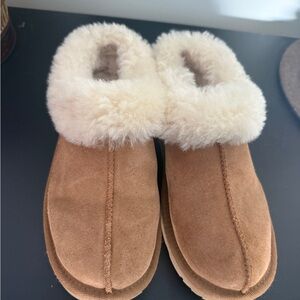 Uggs Plush Shearling Women's Slippers in Tan